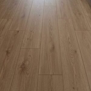 PISO FLOTANTE (80151) (CAJA X8 TABLAS)- 1215mm x 240mm x 8mm- 2,3328m2